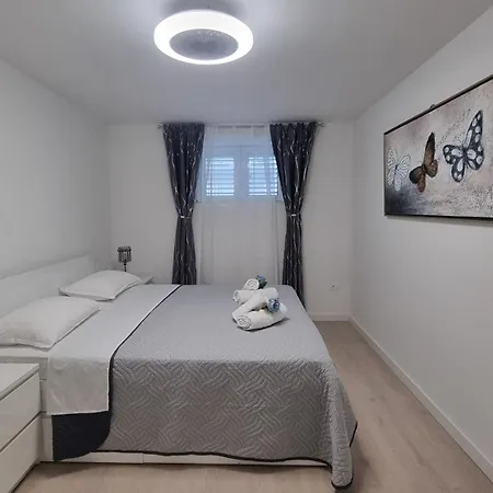 Apartman Dominos *